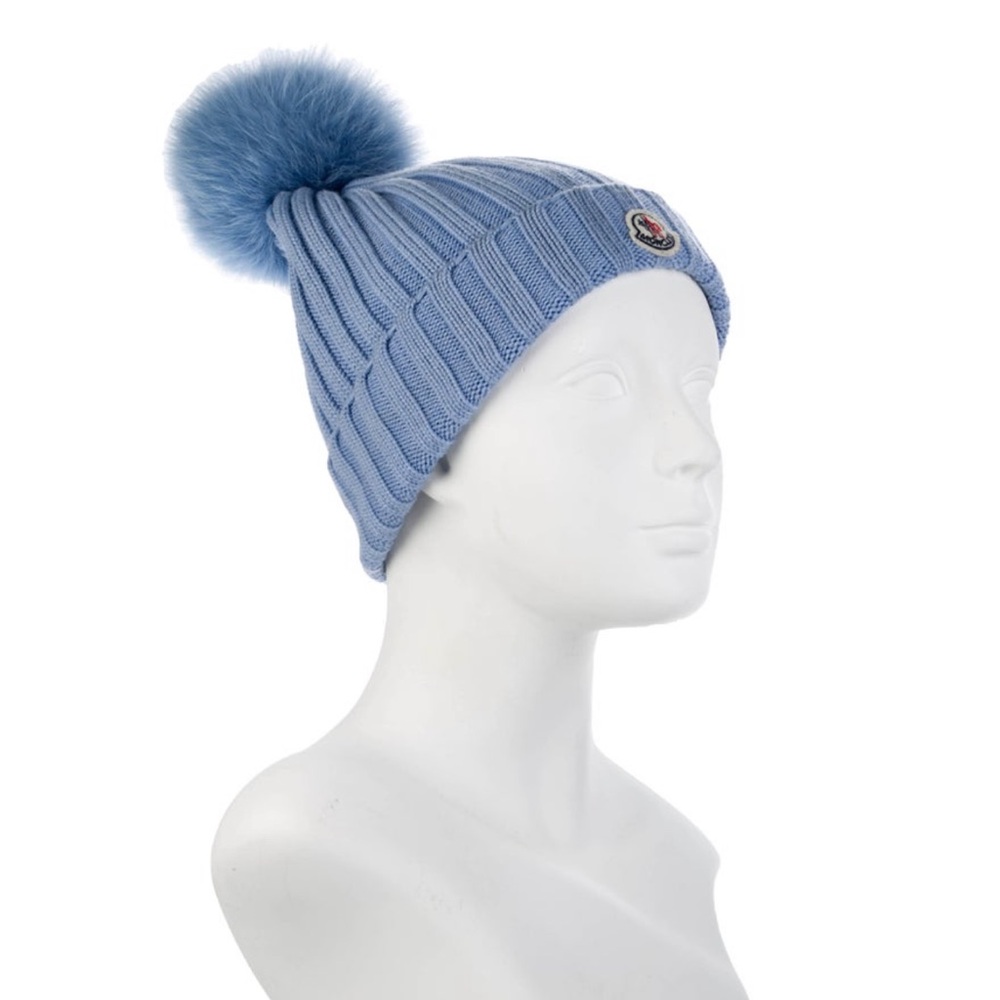 Baby blue moncler hat